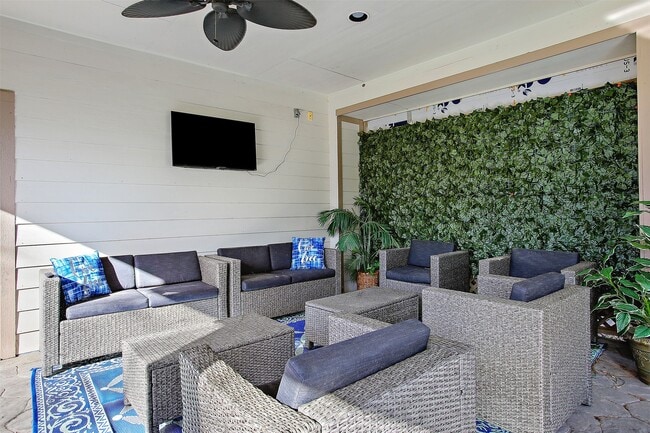 612 8th St in Kemah, TX - Building Photo - Building Photo