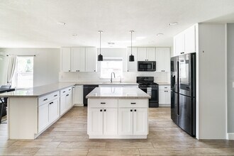 2302 E Whitton Ave in Phoenix, AZ - Foto de edificio - Building Photo