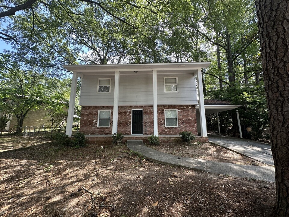 626 Hickory Ct in Forest Park, GA - Building Photo