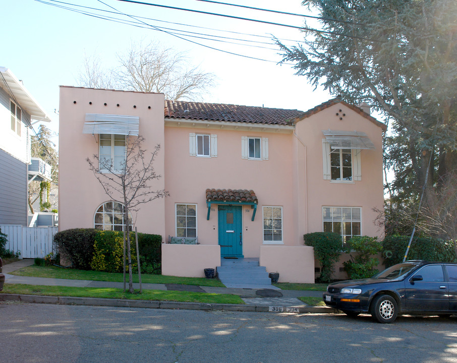 304-306 G St in San Rafael, CA - Building Photo