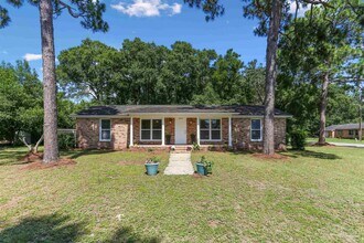 6222 Maybelle Dr in Pensacola, FL - Building Photo - Building Photo