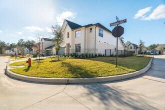 119 Mockingbird Trails Dr in Willis, TX - Building Photo - Building Photo