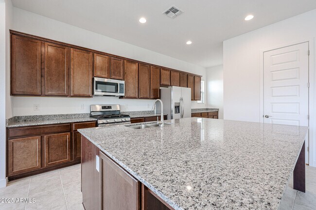 7654 W Crabapple Dr in Peoria, AZ - Building Photo - Building Photo