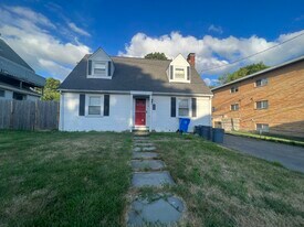 51 Bacon St in Waltham, MA - Building Photo