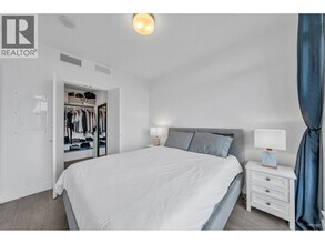 7358 Edmonds St in Burnaby, BC - Building Photo - Building Photo