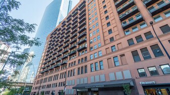 165 N Canal St in Chicago, IL - Building Photo