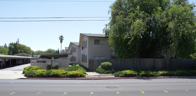 Willow Green in Concord, CA - Building Photo - Building Photo