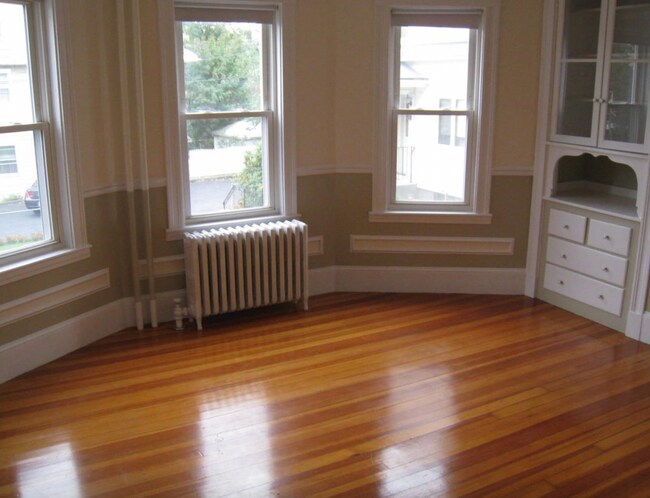 18 Bigelow St, Unit 1 in Boston, MA - Building Photo - Building Photo