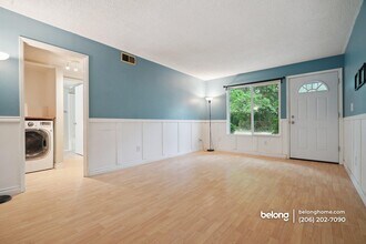 12200 NE 147th Pl in Kirkland, WA - Building Photo - Building Photo