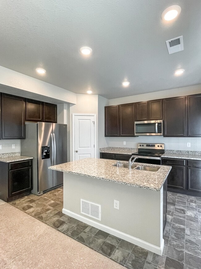 27226 E Bayaud Ave in Aurora, CO - Building Photo - Building Photo