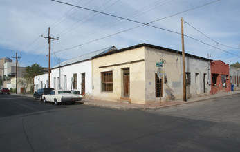 331-345 S Convent Ave in Tucson, AZ - Foto de edificio - Building Photo