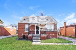 24914 Rosalind Ave in Eastpointe, MI - Building Photo
