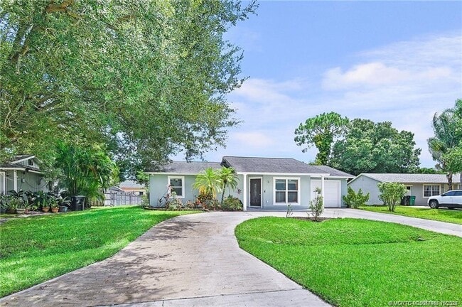 3171 SW Crumpacker St in Port St. Lucie, FL - Building Photo - Building Photo