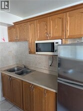 851 Queenston Rd in Hamilton, ON - Building Photo - Building Photo