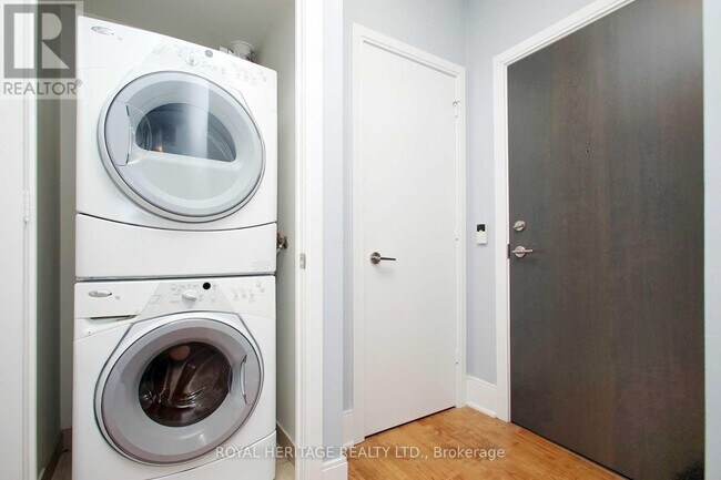 181 Wynford Dr in Toronto, ON - Building Photo - Building Photo