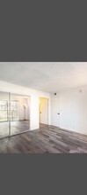 8505 Columbus Ave, Unit #217 in North Hills, CA - Building Photo - Building Photo