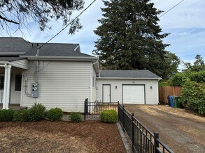 91214 N Harrison St in Eugene, OR - Building Photo - Building Photo