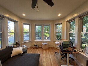 2555 W Eastwood Ave in Chicago, IL - Building Photo - Building Photo