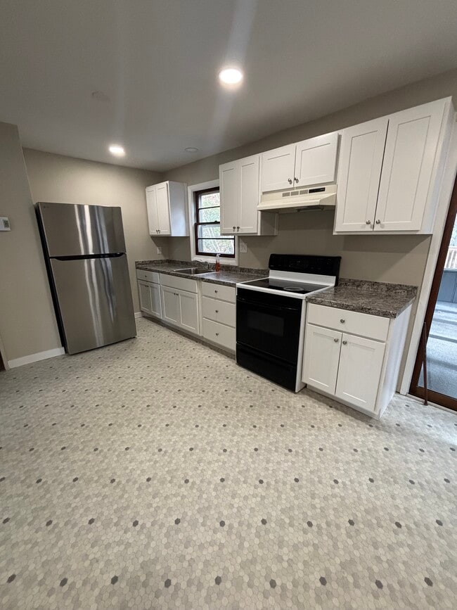 657 Belmont Ave in Mt Pocono, PA - Building Photo - Building Photo