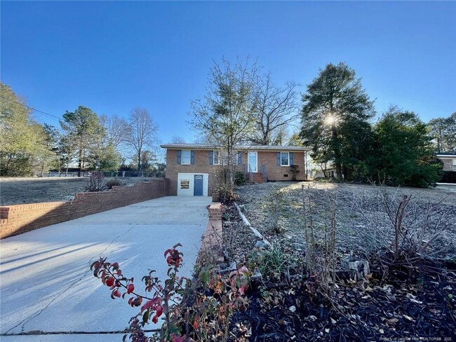 3229 Sandhill Dr in Fayetteville, NC - Building Photo - Building Photo