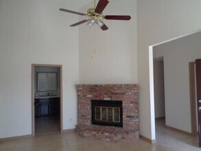 4608 Tilyard Ct in Bakersfield, CA - Building Photo - Building Photo