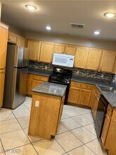 5672 Woods Crossing St in Las Vegas, NV - Building Photo - Building Photo
