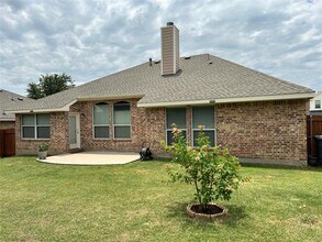 2717 Foxpoint Trail in Arlington, TX - Building Photo - Building Photo