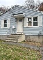 215 Stanley St in New Britain, CT - Building Photo