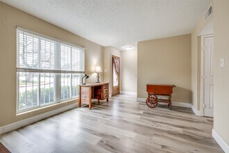 11002 Hammerly Blvd in Houston, TX - Building Photo - Building Photo