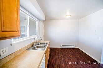 950 Bishop Ct in Castle Rock, CO - Foto de edificio - Building Photo