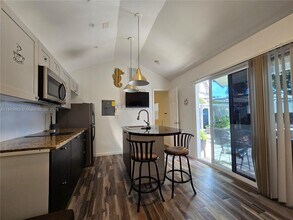 330 SW 13th St in Dania Beach, FL - Building Photo - Building Photo
