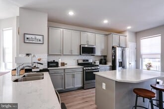 16233 Coolidge Ave in Silver Spring, MD - Building Photo - Building Photo