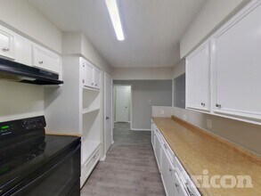 7118 Foxway Ln in Humble, TX - Foto de edificio - Building Photo