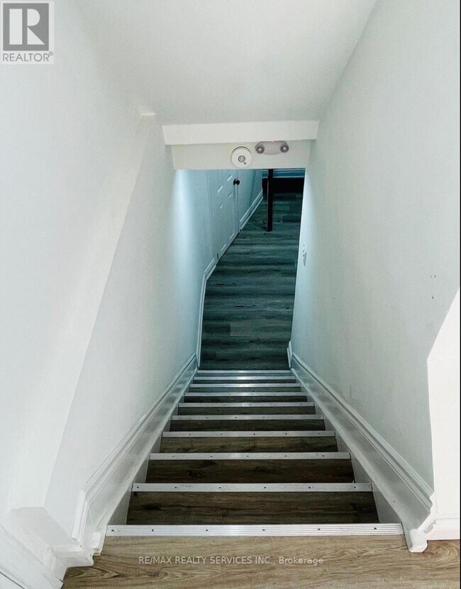 14 Niles Ct in Brampton, ON - Building Photo - Building Photo