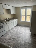 116 N Broad St, Unit Upper in Elkhorn, WI - Building Photo