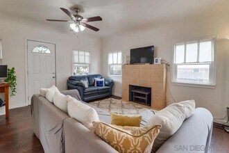 3891 Superba St in San Diego, CA - Foto de edificio - Building Photo