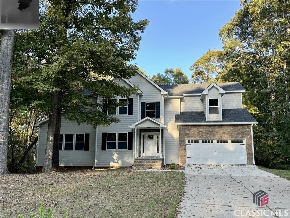 62 Fennell Ln in Colbert, GA - Foto de edificio