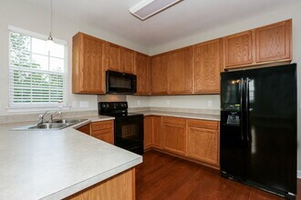 4267 Kiser Woods Dr SW in Concord, NC - Foto de edificio - Building Photo