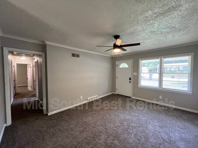 3757 Alma Dr in Memphis, TN - Building Photo - Building Photo