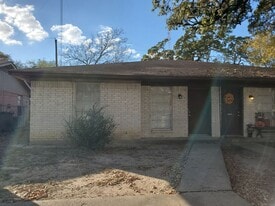 3902 Olive St in Bryan, TX - Building Photo