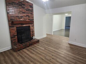 807 S Jones Ln in Mustang, OK - Building Photo - Building Photo