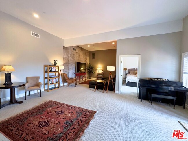 6140 Cavalleri Rd in Malibu, CA - Building Photo - Building Photo