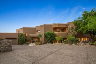 10191 E Filaree Ln in Scottsdale, AZ - Foto de edificio - Building Photo