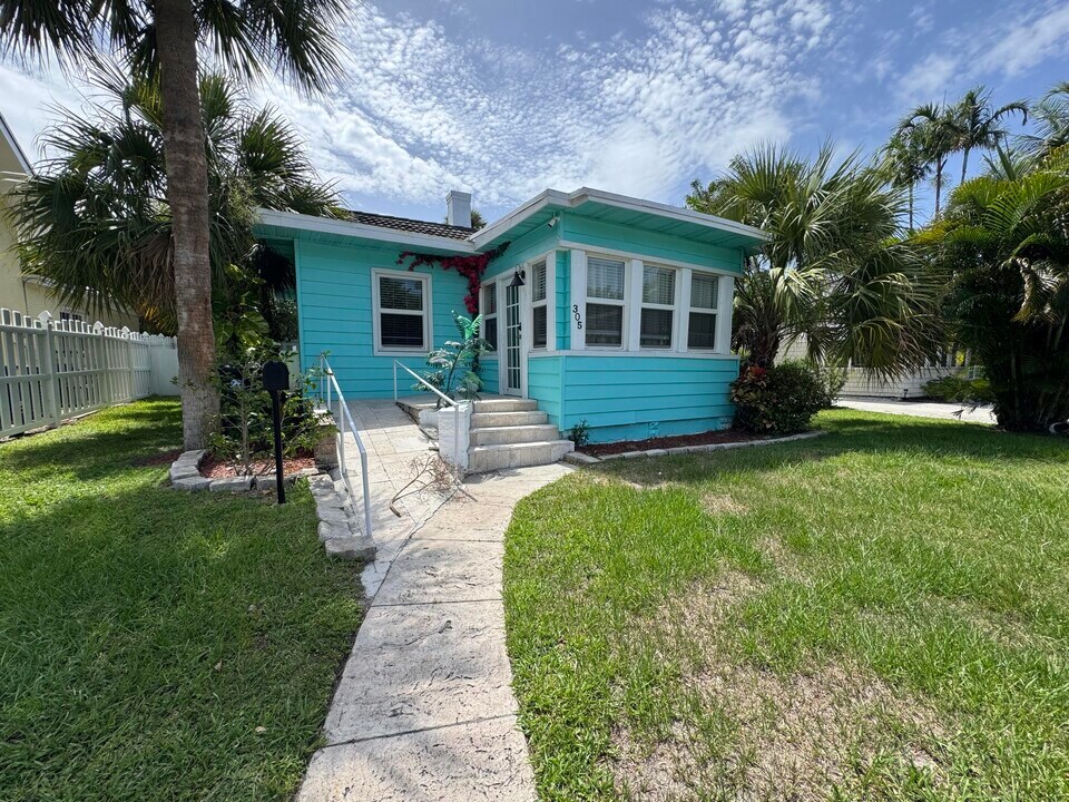 305 N Lakeside Dr in Lake Worth Beach, FL - Building Photo