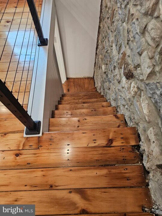 667 Easton Rd in Riegelsville, PA - Building Photo