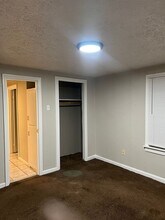 6128 E 11th St in Indianapolis, IN - Building Photo - Building Photo