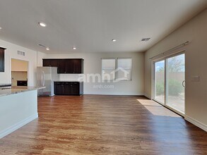 1501 Golden Hour Ave in North Las Vegas, NV - Building Photo - Building Photo