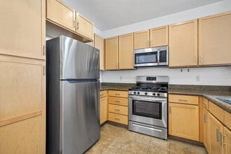 6400 Crescent Park E, Unit 308 in Los Angeles, CA - Building Photo - Building Photo