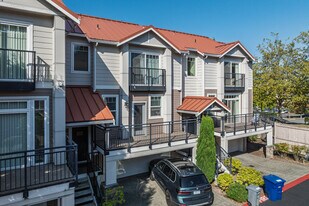Ballantrae Square in Bellevue, WA - Building Photo