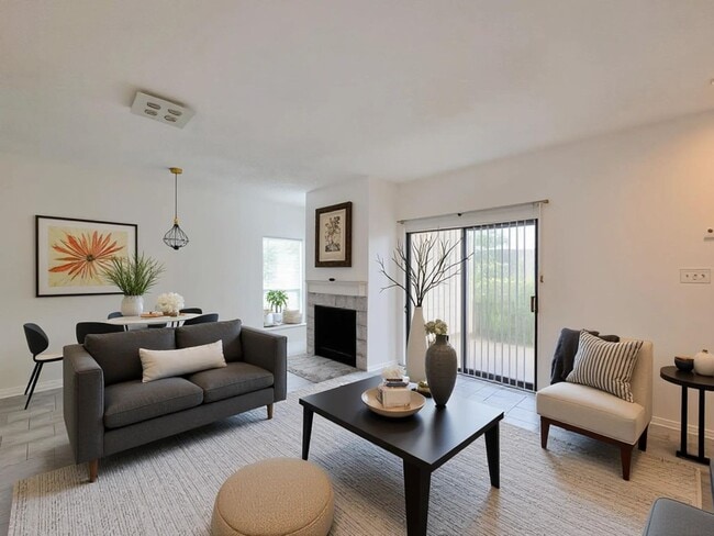 property at 7119 N Holiday Dr